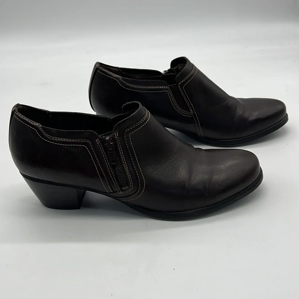 Natural Soul Brown Leather Ankle Booties size  10